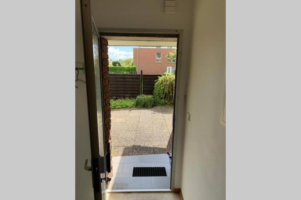 Ruhiges Zentral Gelegenes Apartment In Guetersloh Exterior foto