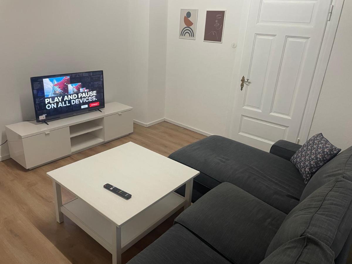Ruhiges Zentral Gelegenes Apartment In Guetersloh Exterior foto